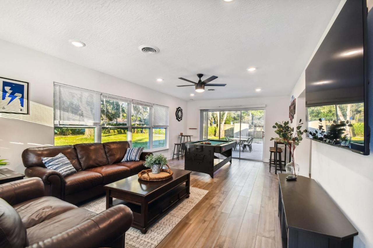 Plush Sheets, Games!, Huge Backyard, Massage Chair Tampa Dış mekan fotoğraf