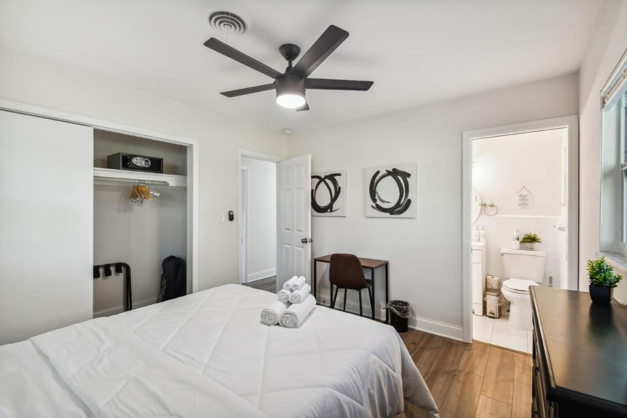 Plush Sheets, Games!, Huge Backyard, Massage Chair Tampa Dış mekan fotoğraf