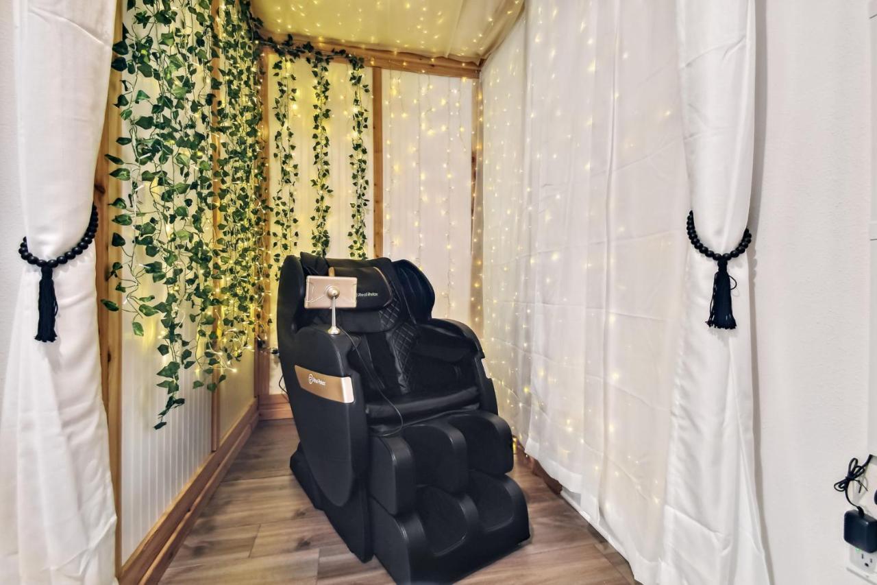 Plush Sheets, Games!, Huge Backyard, Massage Chair Tampa Dış mekan fotoğraf