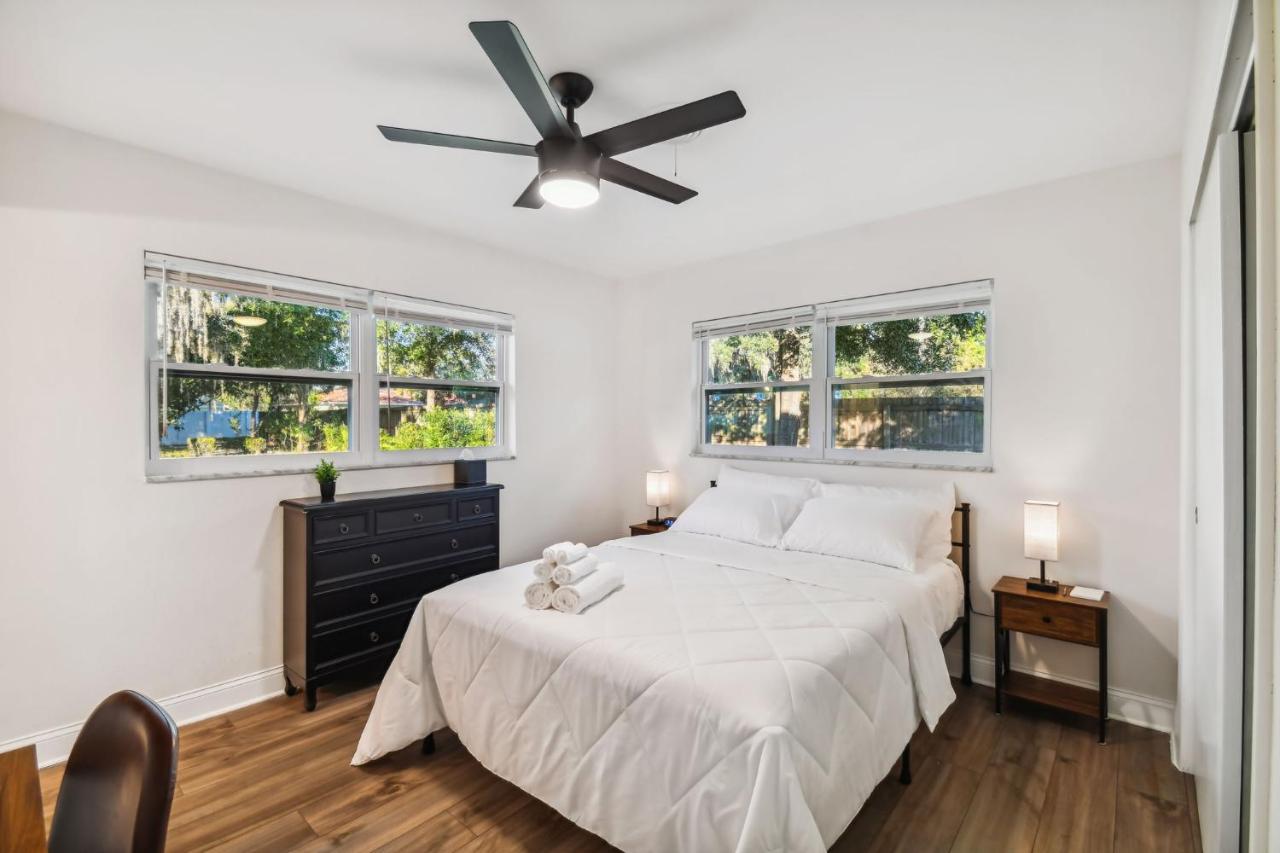 Plush Sheets, Games!, Huge Backyard, Massage Chair Tampa Dış mekan fotoğraf