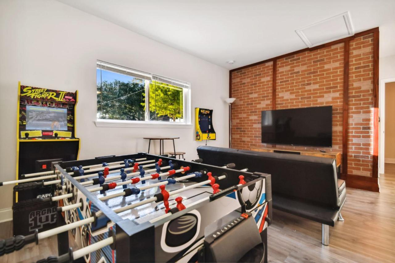 Plush Sheets, Games!, Huge Backyard, Massage Chair Tampa Dış mekan fotoğraf