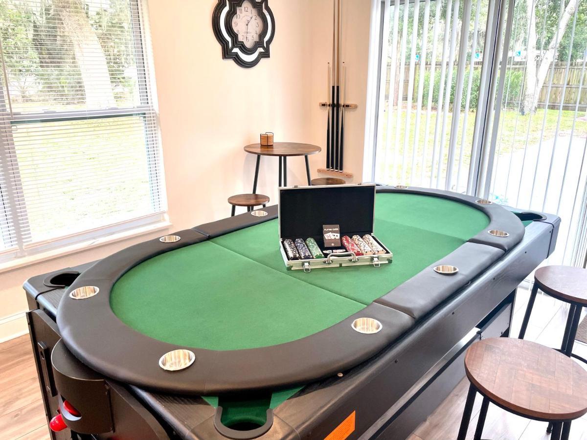 Plush Sheets, Games!, Huge Backyard, Massage Chair Tampa Dış mekan fotoğraf
