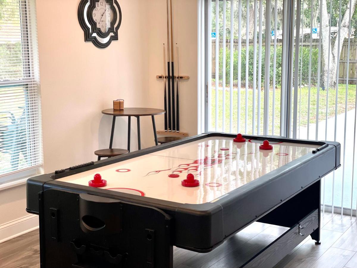 Plush Sheets, Games!, Huge Backyard, Massage Chair Tampa Dış mekan fotoğraf