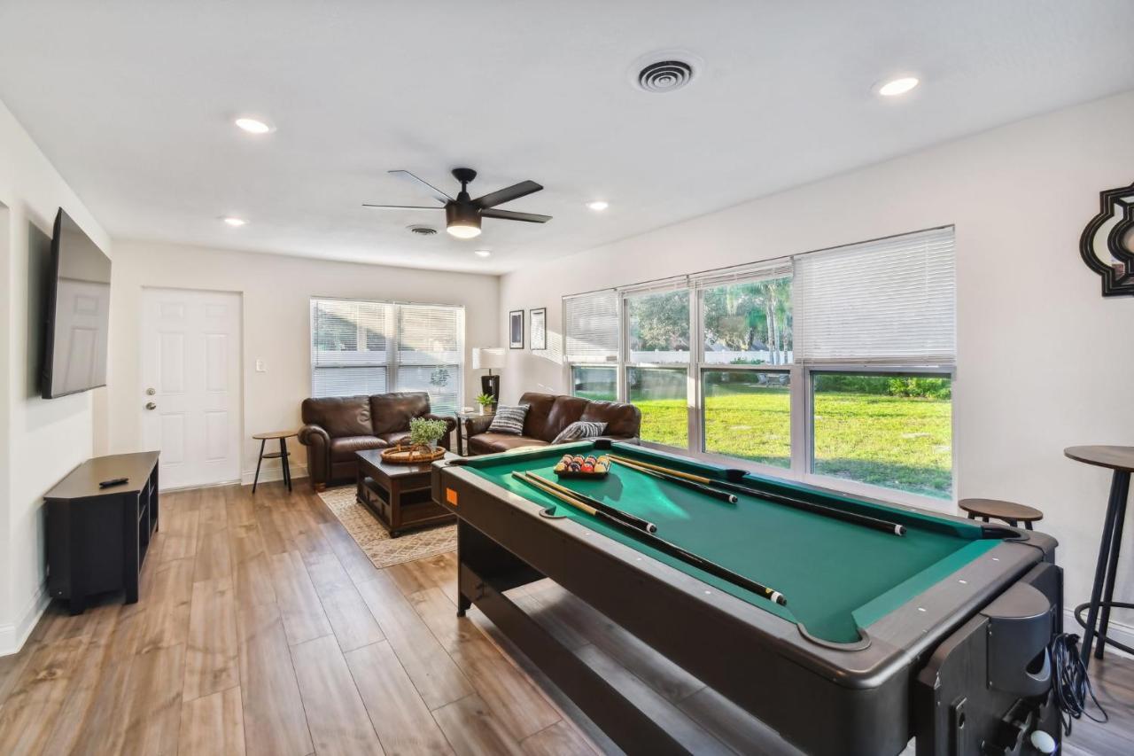 Plush Sheets, Games!, Huge Backyard, Massage Chair Tampa Dış mekan fotoğraf